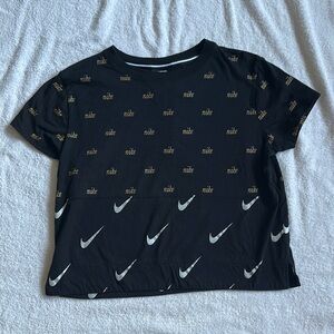 Nike Women’s Short Sleeve Crop Top with Swoosh Logo Print Size Small